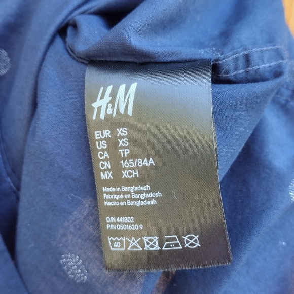H&M - Dotted Short Sleeve Button Down Shirt - Picture 16 of 16